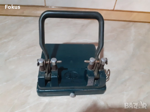 Стар френски метален перфоратор ТИМ антика