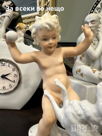 Ангелче с топка и кученце” 17/13 см  Германия Schaubach Kunst - 20 век Код P1638, снимка 2 - Декорация за дома - 52929221