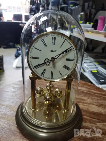 немски настолен кварцов часовник с колба 