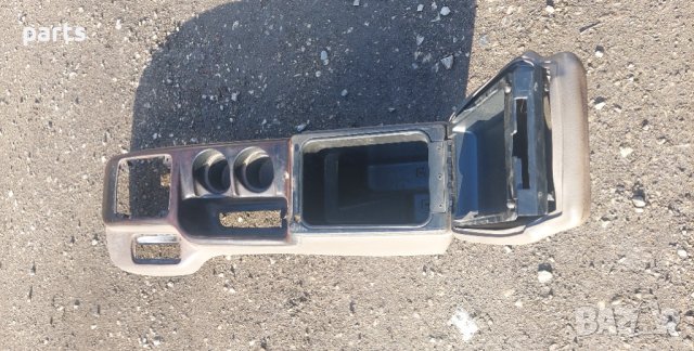 Панел Между Седалките Гранд Чероки - Jeep Grand Cherokee N, снимка 5 - Части - 40351210