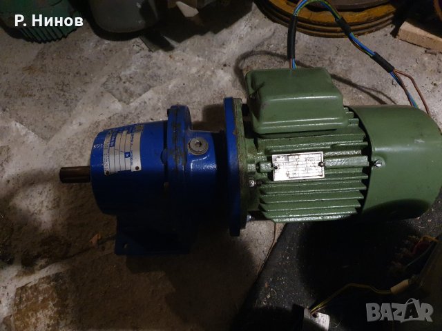 Монофазен ел.двигател с редуктор 80 оборота 750 вата, снимка 1