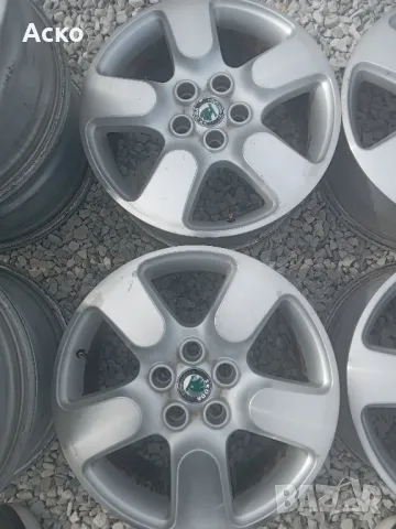 5x112..17цола 7j ET50 оригинални Skoda, снимка 3 - Гуми и джанти - 47602826