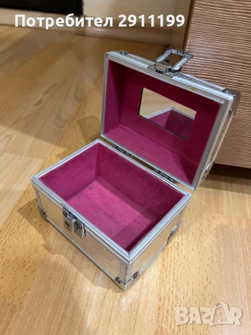 Малък алуминиев куфар, снимка 4 - Куфари с инструменти - 54247221