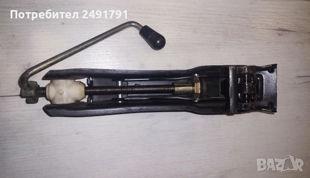 Автомобилен крик, снимка 2 - Аксесоари и консумативи - 52895775