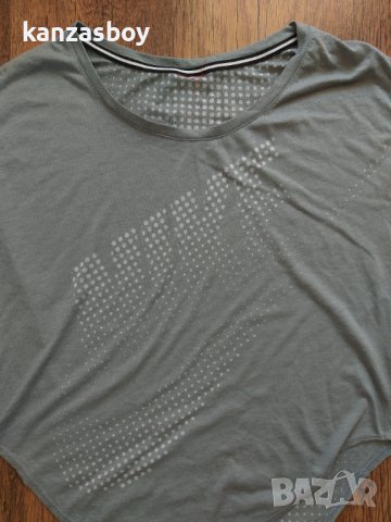 Nike Sportswear Burnout Tee - страхотна дамска тениска КАТО НОВА, снимка 9 - Тениски - 37158607