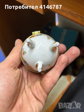 Ръчно рисувано порцеланово яйце – декоративна кутия, снимка 3 - Антикварни и старинни предмети - 53230117