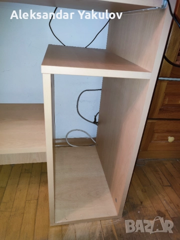 Продавам запазено ученическо компютърно бюро + подарък, снимка 3 - Бюра - 52755202