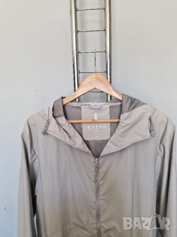 Страхотно дамско яке ветровка RAINS размер S / М, снимка 2 - Якета - 51764454