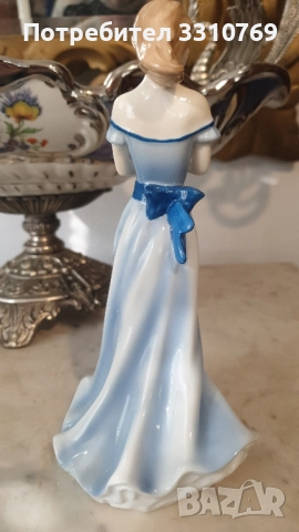 Прекрасна английска порцеланова статуетка на дама. , снимка 3 - Статуетки - 52101485