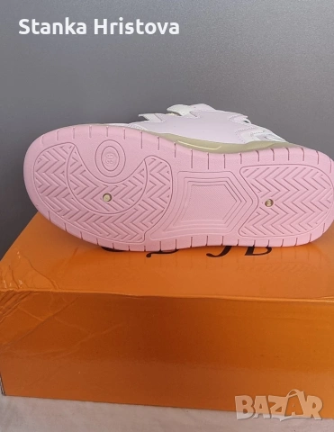 Дамски маратонки "Сърце"., снимка 10 - Маратонки - 54351932