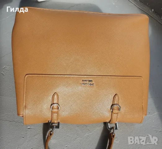 автентична чанта Prada, снимка 10 - Чанти - 56006995