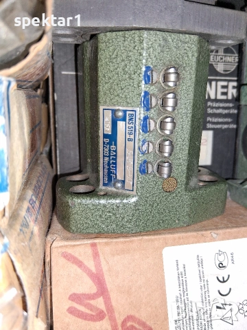 Пистов изключвател балуф BNS 519 с 1 2 3 4 5 писти крайни изключватели , снимка 5 - Други машини и части - 46692741