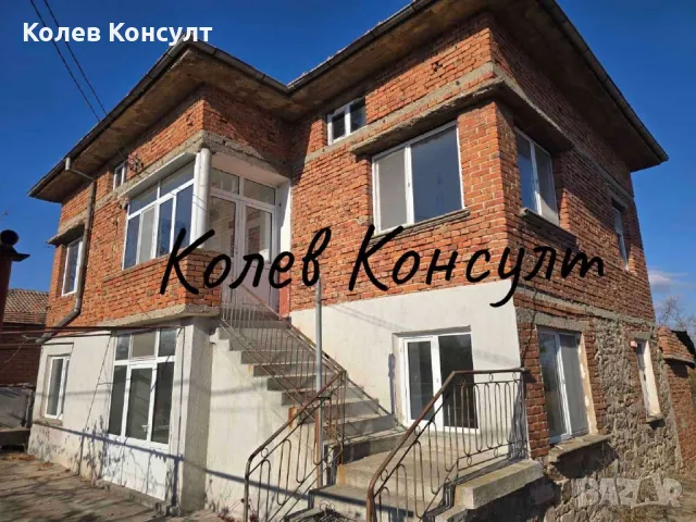 Продавам двуетажна къща в симеоновград,кв.злати дол