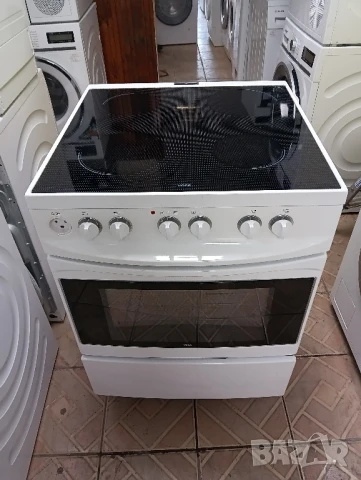 Като нова свободно стояща печка с керамичен плот VOSS с две години гаранция!, снимка 1