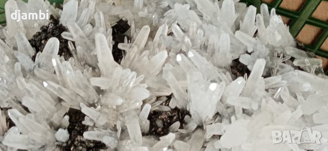№66, Кварцова друза, Кварц със сфалерит, Кристали Родопи,, снимка 3 - Декорация за дома - 40377522