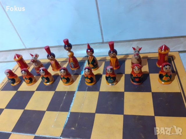Руски дървен шах с ръчно изработени фигури матрьошки, снимка 2 - Антикварни и старинни предмети - 44263249