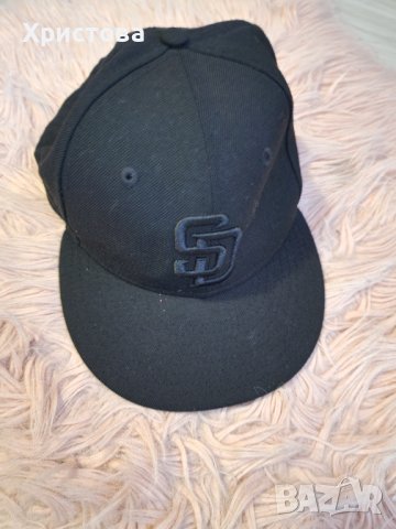 Черна бойфренд шапка с козирка - 12,00лв., снимка 2 - Шапки - 42614439