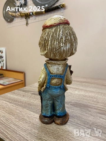 Винтирана декоративна статуетка на момче, снимка 2 - Антикварни и старинни предмети - 51482830