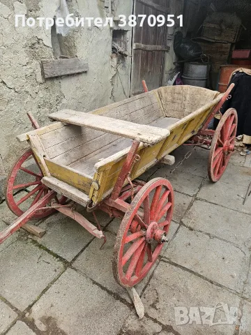 Автентична дървена каруца