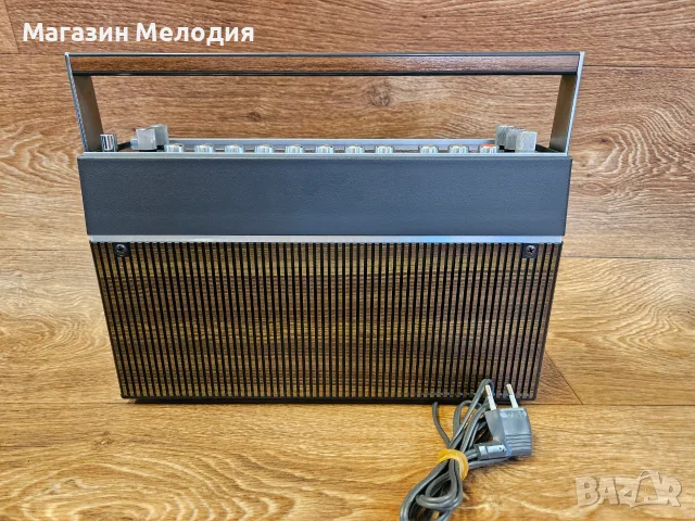 Ретро Telefunken Bajazzo Universal 201 NEW – Легенда от златната ера на транзисторите, снимка 9 - Радиокасетофони, транзистори - 55830516
