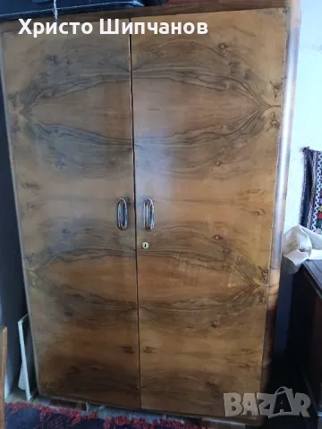 Скрин,легло,гардероб и печка, снимка 2 - Антикварни и старинни предмети - 50365139