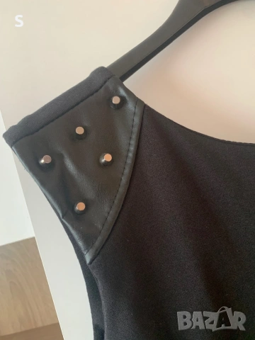 Рокля с кожа и капси S размер, снимка 2 - Рокли - 53947960