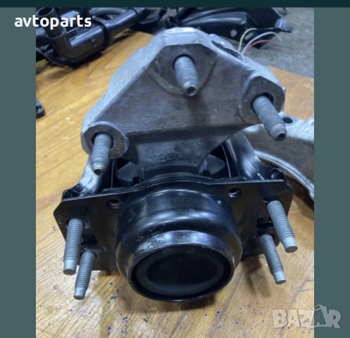 Citroen c4 picasso 2009година 1.6hdi 109кс Тампон и Лапа двигател, снимка 4 - Части - 40382240