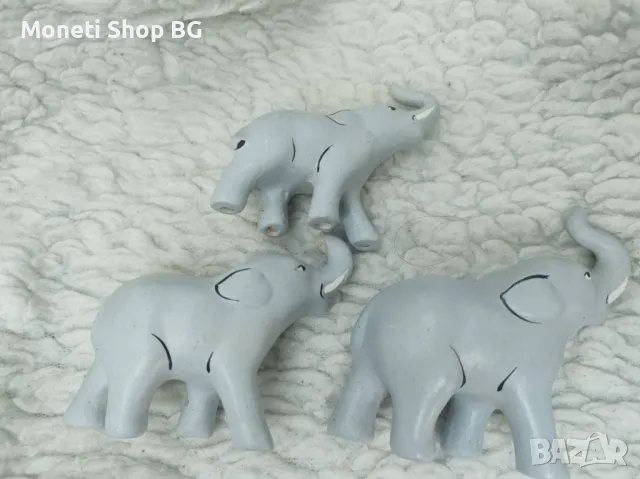 Три  порцеланови слончета, снимка 2 - Декорация за дома - 48817178