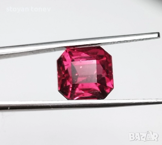 Фантастичен радък червено розов Малайя гранат 2.83кт.! Нов!