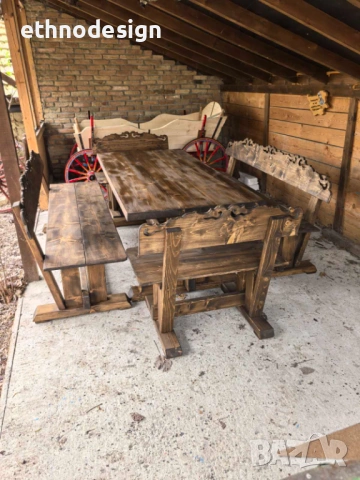 Комплект маса с четири пейки