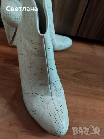 Светлобежови боти 38 номер