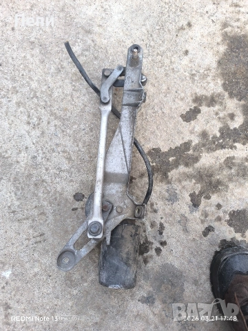 Моторче за чистачка с част от механизма от Мерцедес 190