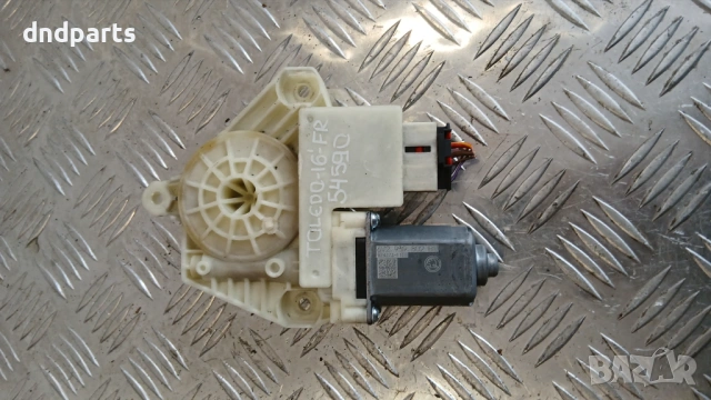 Моторче стъклоповдигач Seat Toledo 2016г.(Преден десен) 6V2959802B A74373-111 