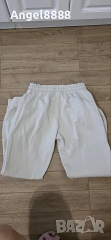 Nike бежово спортно долнище 150 170 см xs , снимка 2 - Детски анцузи и суичери - 56161701