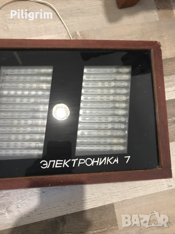 Стенен часовник Електронен «Электроника 7 - 06К», СССР, 1985 г., снимка 9 - Колекции - 52083396