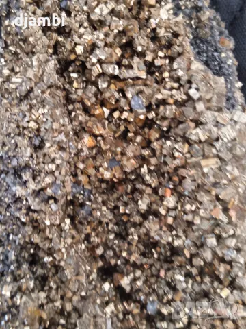 №211,Прит, Дребнозърнест пирит,Кристали,Минерали,Мадан,, снимка 4 - Декорация за дома - 48832145