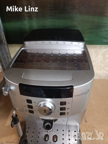 Delonghi ECAM 22.110 SB Magnifica S , снимка 3 - Кафемашини - 44726337