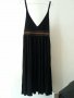 Черна ХМ памучна рокля с презрамки под коляното