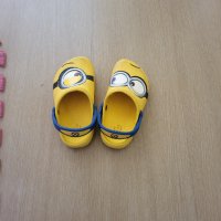 Crocs  Minions, снимка 2 - Детски сандали и чехли - 42915280