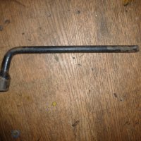 Оригинален ключ за гайки Сузуки Витара, снимка 1 - Части - 39035765