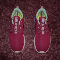 Nike Roshe Run 40 номер, снимка 1 - Маратонки - 37109171