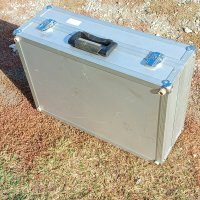 Голям алуминиев куфар , снимка 2 - Куфари с инструменти - 42629320