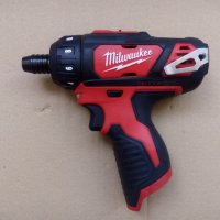 оригинален Milwaukee M12 BD 1/4 hex бит винтоверт 12V, снимка 1 - Винтоверти - 42301717