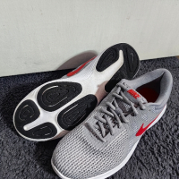 Nike маратонки, 42.5, снимка 4 - Маратонки - 44695772