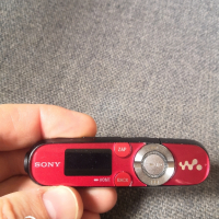 Музикален плеър Sony Walkman NWZ-B143F, снимка 2 - MP3 и MP4 плеъри - 44726766