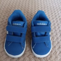 Оргинални маратонки adidas, снимка 2 - Детски маратонки - 38623443