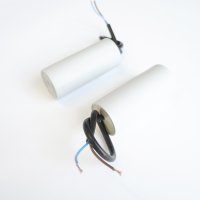 Работен кондензатор 420V/470V 2,5uF с кабел и резба, снимка 1 - Друга електроника - 42561387