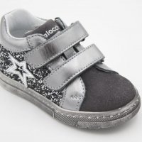 №20, Бебешки обувки за момиче BALOCCHI сребристи с брокат и звезда, снимка 1 - Бебешки обувки - 30017837