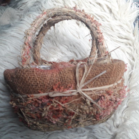 Малка плетена кошничка, снимка 1 - Други ценни предмети - 36545053