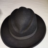 Две шапки от филц , снимка 6 - Шапки - 38768418